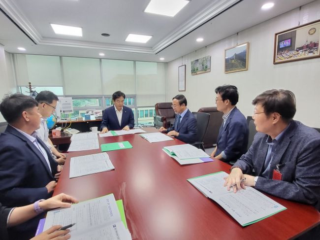 심 민 임실군수가 지난 20일 2024년도 국가예산확보를 위해 국회를 방문했다.[사진제공=임실군]