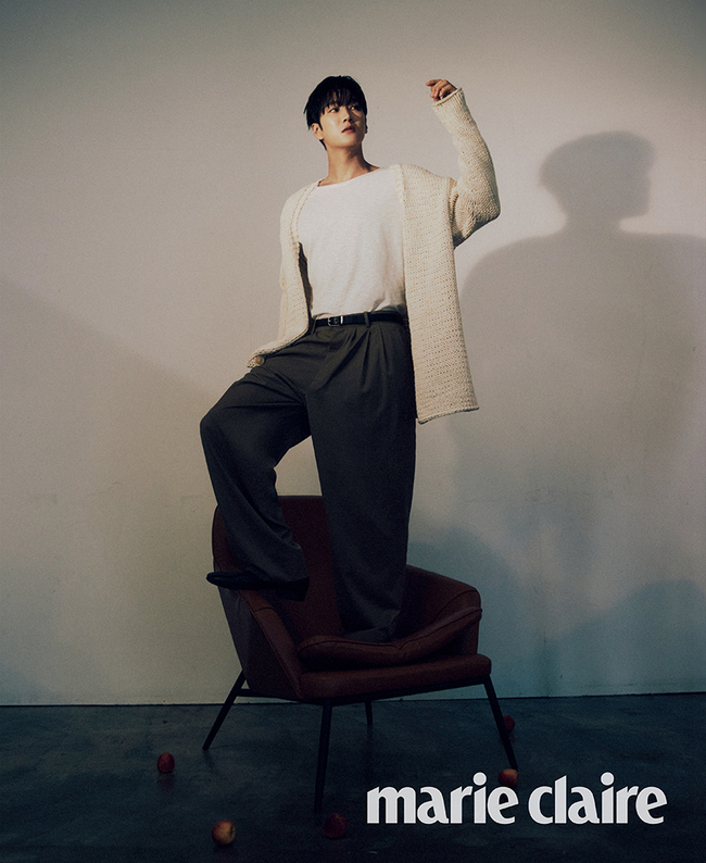 Actor Ahn Bo-hyuns pictorial has been released.Actor Ahn Bo-hyun, who is under the document of the new drama Take Care of Taps, showed a new look through the July issue of Marie Claire.From a simple and comfortable mood to a mood with a tempered charisma, Ahn Bo-hyun showed expressions and poses tailored to the concept in a picture that captures various aspects.In the interview with the photo shoot, I started to talk about the entertainment programs Backpacker and Busan hillbillyin Sydney, which recently collected topics, and why I was able to repeat new attempts and transformations in my works, And the story of the new drama Taps Take Care of Me.When asked about the attitude of not being afraid of transformation in each work, Ahn Bo-hyun seems to be born.Its good to keep doing well, but Im more interested in the role of being able to show a new look. He continued to promise not to stop the Top Model.He also mentioned senior actors who were inspired or inspired by Top Model.It is a different kind of fantasy about the drama Take Care of Taps, and it is a work that contains small fun and calm laughter in a mysterious story.In addition, works based on Webtoon always have a sense of burden, but he talked about the way he pursues as an actor, saying that he cares not to show a stereotypical appearance while raising the synchro rate with the original while watching the script as much as possible.