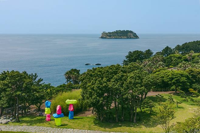 루프톱에서 본 범섬