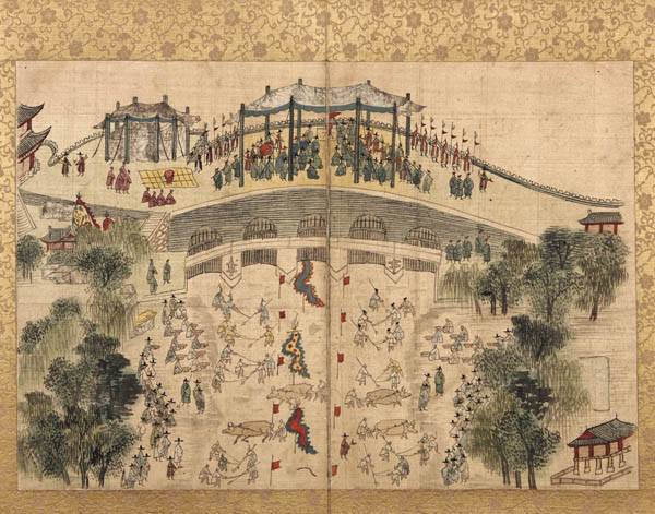 1760년(영조 36) 4월 영조가 흥인문 오간수문에 행차해 청계천 준설의 현장을 관람한 것을 그린 중 ‘수문상친림관역도(水門上親臨觀役圖)’. 국왕 행사용 ‘용봉차일(차양막)’ 속에 표현된 붉은 일산 아래 영조가 앉아 있었다. 그러나 임금의 모습을 직접 그리지는 않았다. / 부산박물관 소장