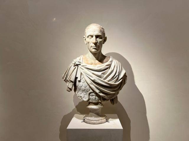 가이우스 율리우스 카이사르의 흉상이 지난 20일 서울 용산구 국립중앙박물관에 전시돼 있다. 김민호 기자