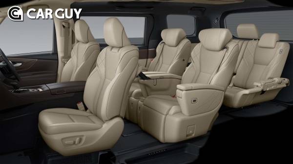 신형 알파드 실내