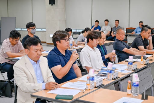 양평군 4층 대회의실에서 지난 22일 열린 ‘인허가 관꼐자 현안 공유 간담회’ 모습. 양평군 제공