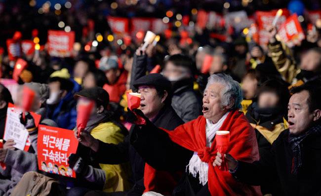 2017년 3월 4일 서울 광화문광장에서 열린 박근혜정권퇴진 비상국민행동 주최로 열린 ‘19차 범국민행동의 날’ 촛불집회. [동아DB]