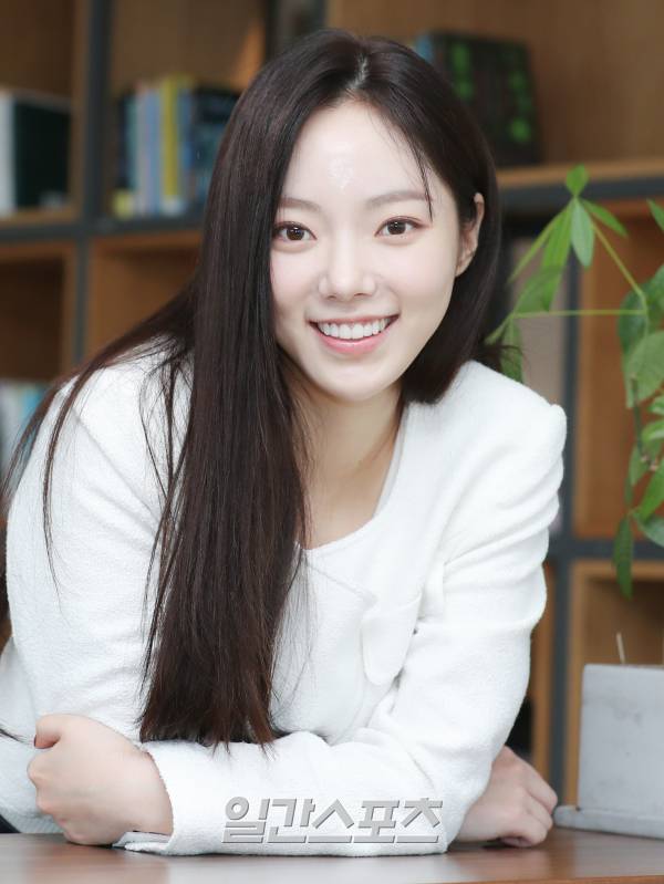 tvN 주말드라마 '구미호뎐1938' 배우 우현진이 16일 오전 서울 중구 순화동 KG타워에서 진행된 일간스포츠와의 인터뷰에 앞서 포즈를 취하고 있다. 서병수 기자 qudtn@edaily.co.kr /2023.06.16/