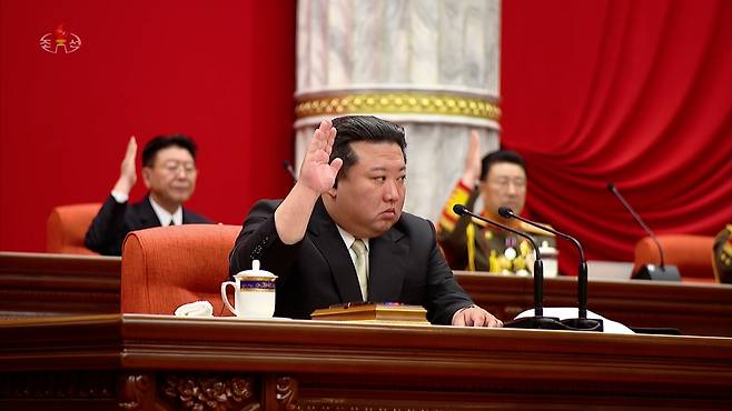 김정은 북한 국무위원장 주재로 노동당 중앙위원회 제8기 제8차 전원회의 확대회의가 지난 16일부터 18일까지 당중앙위원회 본부에서 열렸다고 조선중앙TV가 19일 보도했다. [조선중앙TV 화면] [국내에서만 사용가능. 재배포 금지. For Use Only in the Republic of Korea. No Redistribution·연합]