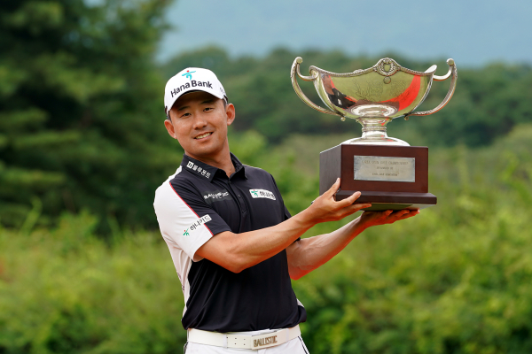 제65회 한국오픈 우승을 차지한 한승수. 코오롱 한국오픈 조직위원회