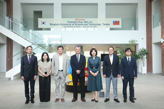 대만 명신과학기술대학교의 류국위 총장이 한국-대만 교류 및 수원대-명신과기대 교류 활성화 방안에 대한 실무 논의를 위해 수원대학교를 방문하였다.