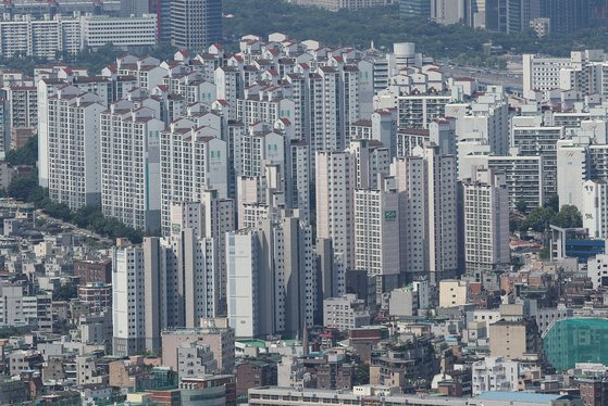 서울 남산에서 바라본 서울 시내 아파트 단지 모습. 연합뉴스