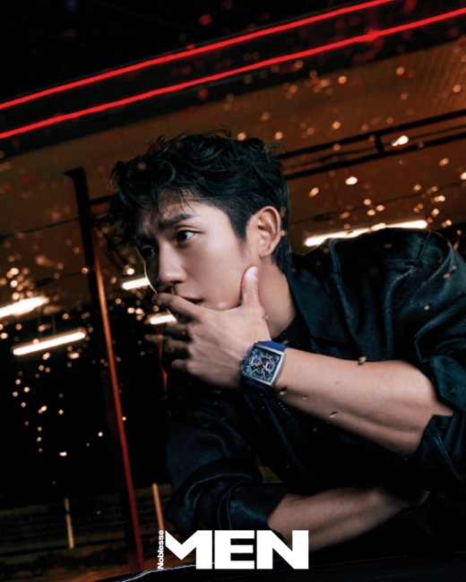 Actor Jung Hae In has looked back over the past decade.Jung Hae In, a pictorial picture released on the 26th, captivates the eye with fascinating eyes and poses. In particular, Jung Hae In has completed the style of dandy suits and watches in a cool and sophisticated style.Jung Hae In showed off the sexy and charismatic homme fatale charm that had not been shown before through this picture.Through interviews conducted together, Jung Hae In is a Netflix series D.P. I had a feeling about the release of Season 2.Jung Hae In mentioned that the most memorable god is Action Shin, and raised expectations for  ⁇  D.P.  ⁇  Season 2.In addition, Jung Hae In, who celebrated the 10th anniversary of debut this year, added the most impressive scenes when he thought of his last life as a movie.On the other hand, Jung Hae In will hold the 10th season of fan meeting tour, which is the largest fan meeting tour since debut, starting from Seoul on July 22nd.Also on July 28th, Netflix series  ⁇  D.P.  ⁇  Season 2 will meet the public.