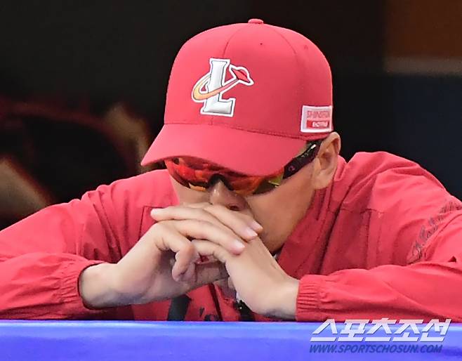 31일 인천 SSG랜더스필드에서 열린 삼성 라이온즈와 SSG 랜더스 경기. 김원형 감독이 경기를 지켜보고 있다. 인천=정재근 기자 cjg@sportschosun.com/2023.5.31/