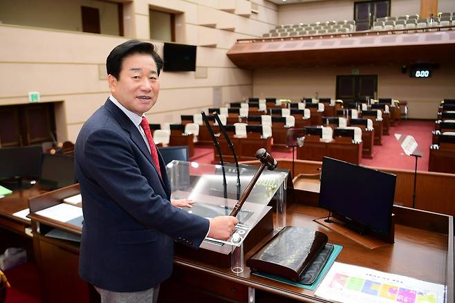 의사봉 잡은 김진부 경남도의회 의장 [경남도의회 제공. 재판매 및 DB 금지]