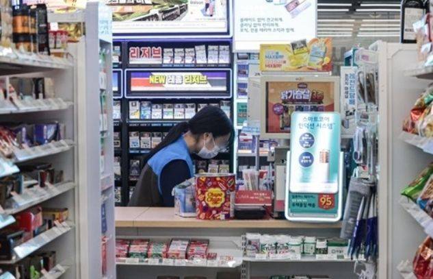 서울 한 편의점에 담배가 진열돼 있는 모습. ⓒ연합뉴스