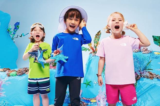 ‘키즈 서머 바캉스 컬렉션’을 착용한 어린이 모델들(사진=노스페이스 제공) *재판매 및 DB 금지