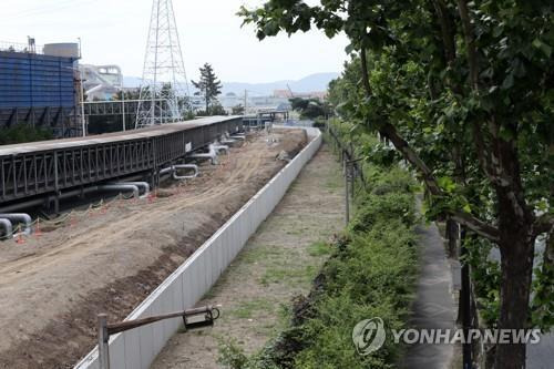 포스코 포항제철소 차수벽 [연합뉴스 자료사진]