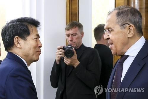 리후이 중국 특사와 세르게이 라브로프 러시아 외무장관 [AP 연합뉴스 자료사진]