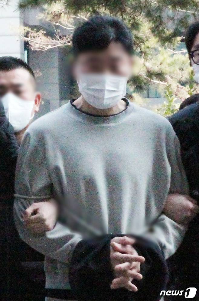 인천 현대시장에 불을 질러 점포 47개를 태운 혐의를 받는 A씨(자료사진)/뉴스1 ⓒ News1 박아론 기자