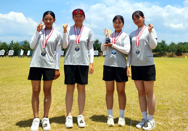 신흥여중 (왼쪽부터) 신서영, 김수인, 최은, 양가은 선수 사진┃송정희 코치 제공