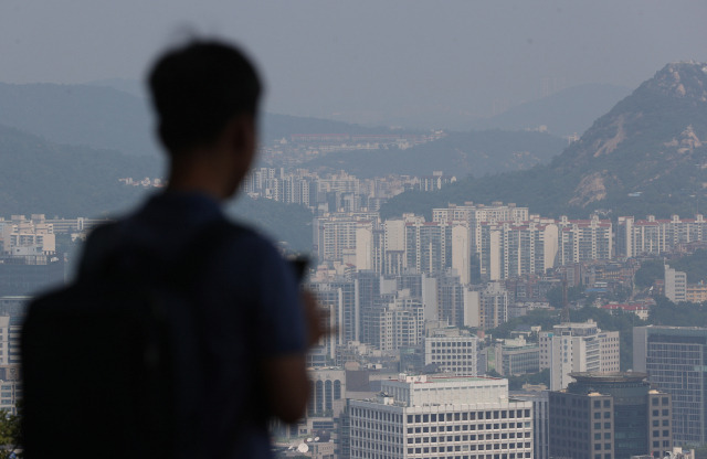 ▲25일 오전 남산에서 바라본 서울 시내 아파트. ⓒ연합뉴스