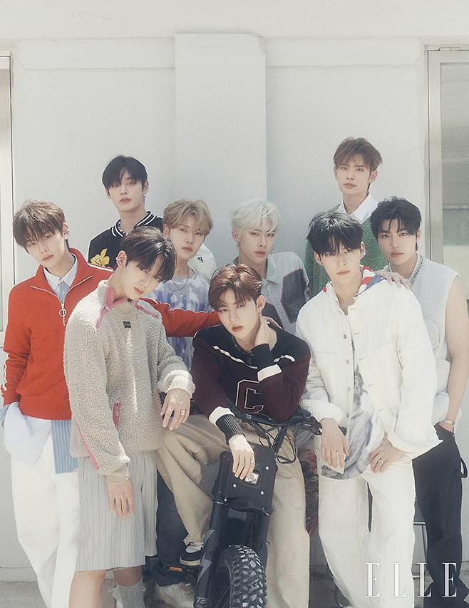 (왼쪽부터 시계 방향으로) 규빈이 입은 스웨트셔츠와 화이트 데님 팬츠는 모두 Ami. 스트라이프 셔츠는 Paul Smith. 이어 커프는 Vokchoi. 지웅이 입은 스타디움 재킷은 Moncler x Frgmt. 비즈 네크리스와 이어링은 모두 Jiwon Choi. 매튜가 입은 티셔츠는 Isabel Marant Homme. 데님 팬츠는 Levi’s. 네크리스는 모두 Bulletto. 스니커즈는 Off-White™. 리키가 입은 메시 톱과 그린 셔츠는 모두 Dries Van Noten. 이어링은 Bulletto. 이어 커프는 Jiwon Choi. 태래가 입은 스웨터는 Loewe. 네크리스는 Jiwon Choi. 화이트 셔츠는 스타일리스트 소장품. 건욱이 입은 니트 베스트와 팬츠, 체인 네크리스는 모두 Off-White™. 브레이슬릿과 링은 모두 Bulletto. 한빈이 입은 데님 재킷과 팬츠는 모두 Fendi by Marc Jacobs. 프린트 티셔츠와 후디드는 모두 Wesken. 이어 커프는 51 Percent. 링은 Bulletto. 하오가 입은 스웨터와 네크리스는 모두 Coach 1941. 팬츠는 Off-White™. 스니커즈는 Axel Arigato. 이어링과 링은 모두 Bulletto. 유진이 입은 니트 톱과 버뮤다 팬츠, 브로치는 모두 Dior Men. 이어 커프는 Vokchoi. 링은 Portrait Report. 바이크는 Super 73.