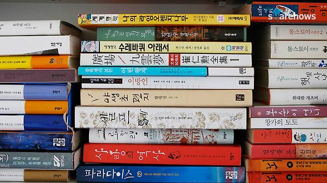 how-to-keep-your-books-neat 03