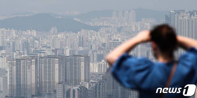 서울 남산타워에서 바라본 아파트 단지. 2023.6.15/뉴스1 ⓒ News1 김민지 기자