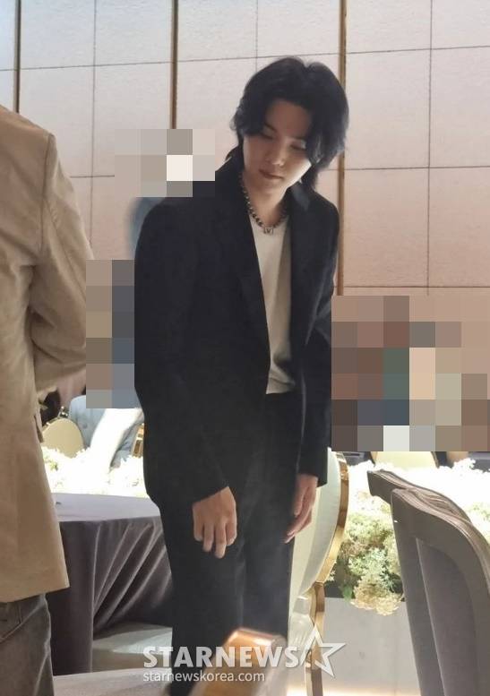 On the second day, Suga attended the Wedding ceremony of Mr. Min-mo, who was held in Daegu on the afternoon of the afternoon.Suga has a parent and a brother as a family, and after showing off his brothers wedding ceremony on this day, he showed his righteousness.Suga went out to the barn on the day and said to the guests, I would like to say thank you first. I am Min Yoon-ki, the younger brother of Min  ⁇ , the main character of Wedding ceremony today.When his brother showed tears to Sugas greetings, Suga said, Why are you already starting to cry? Its not the time to cry yet.Suga said, I want you two to live happily, and lastly, give your brother a hug. He said, Please live happily.According to various reviews, Sugas Wedding ceremony was a hot response to the appearance of Suga on this day.Suga, as a younger brother of the main character of Wedding ceremony, photographed his brother and sister-in-law directly on his cell phone, and looked at the expression of the two people.On the other hand, Suga held Suga  ⁇  Agust D-DAY TOUR at Songpa Jamsil Indoor Gymnasium in Seoul from June 24th to 25th, and finished the world tour for two months.Suga  ⁇  Agust D TOUR D-DAY successfully completed the North American tour that led to Newark, Rosemont, Los Angeles and Auckland starting from UBS Arena in Belmont Park, New York, USA in April, followed by Asia tour in Jakarta, Japan, Bangkok and Singapore. .Since April, Suga has completed a world tour with more than 290,000 spectators through 25 performances in 10 cities.