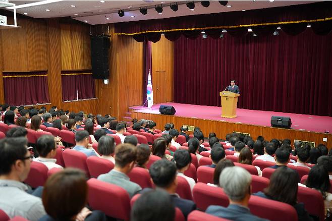 신경호 강원특별자치도 교육감이 3일 취임 1주년을 맞아  기념행사를 했다. 강원특별자치도 교육청 제공