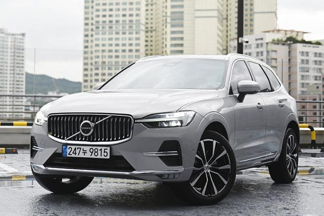 볼보 XC60 B6 AWD 얼티메이트 브라이트