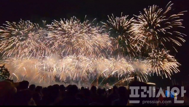 ▲지난 5월 개최된 2023 포항국제불빛축제 모습ⓒ프레시안(오주호)