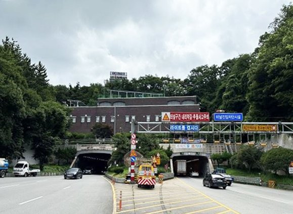 부산 제2만덕터널 현장사진. 사진제공ㅣ부산시