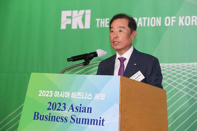 김병준 전경련 회장직무대행이 5일 전경련회관 컨퍼런스센터에서 열린 '제12차 아시아 비즈니스 서밋'에 참석해 인사말을 하고 있다.ⓒ전국경제인연합회