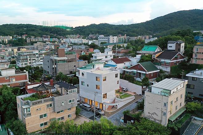 요앞 건축사무소가 있는 성북구 정릉동 소요재 건물. [요앞 건축사사무소]