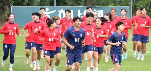 2023 FIFA 호주·뉴질랜드 월드컵에 나서는 여자축구 대표팀 선수들이 5일 오전 파주 국가대표팀트레이닝센터(NFC)에서 훈련하고 있다. 연합뉴스