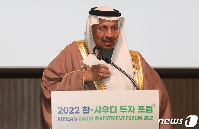 압둘아지즈 빈 살만(Abdulaziz bin Salman) 사우디 에너지부 장관이 17일 오전 서울 중구 남대문로 대한상공회의소에서 열린 2022 한-사우디 투자 포럼에서 인사말을 하고 있다. 2022.11.17/뉴스1 ⓒ News1 임세영 기자