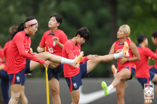 여자 축구대표팀 선수들이 훈련하는 모습.(사진=KFA)