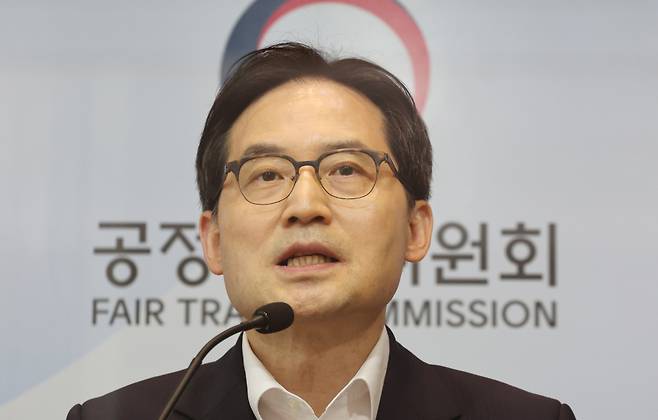 한기정 공정거래위원장이 6일 오전 세종시 정부세종청사에서 기업집단 OCI그룹의 부당 내부거래에 대한 심의 결과를 발표하고 있다. ⓒ연합뉴스