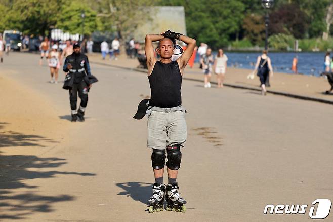 폭염을 겪고 있는 영국 ⓒ 로이터=뉴스1