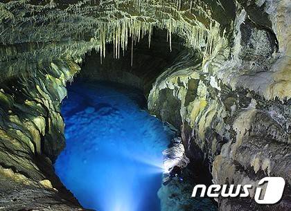 용천동굴 수중구간(제주도청 제공)/뉴스1