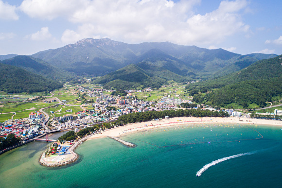 경상남도 남해군 상주은모래비치 해수욕장 전경. [사진=경상남도 남해군]