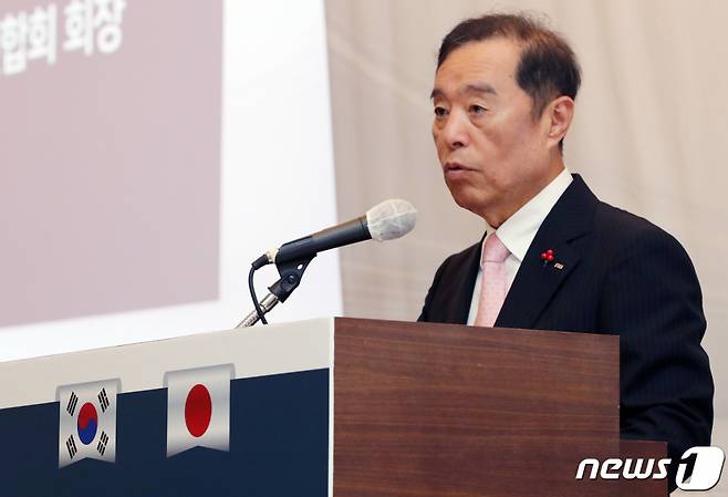 김병준 전경련 회장 직무대행이 6일 오전 서울 영등포구 여의도 전경련회관에서 열린 한·일 산업협력 포럼에서 개회사를 하고 있다. /사진=뉴스1