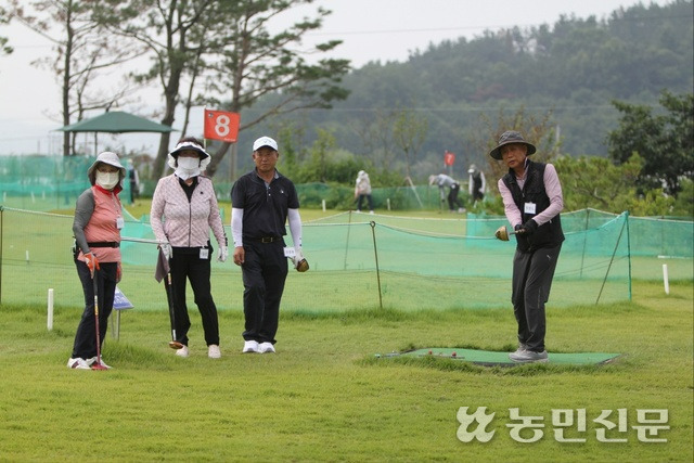 대구 동대구농협은 파크골프동호회를 발족하고 3일 첫 친선대회를 열었다.