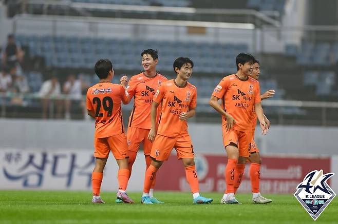 ▲ 연제운의 선제골을 앞세워 제주가 리드를 잡았다. ⓒ한국프로축구연맹