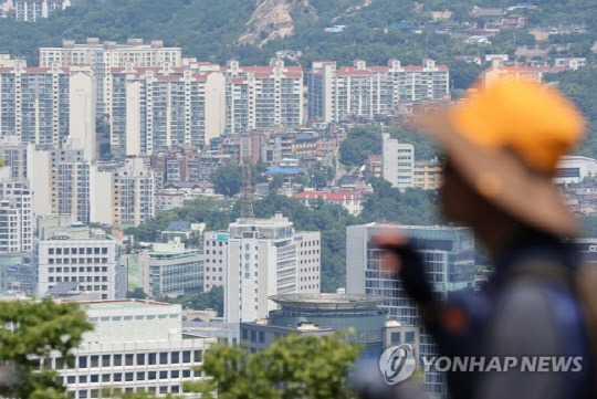 남산에서 바라본 서울시내 아파트 모습. 사진 연합뉴스