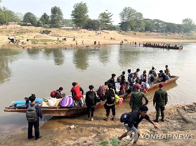 태국으로 피난 온 미얀마 난민들 [EPA 연합뉴스 자료사진. 재판매 및 DB 금지]