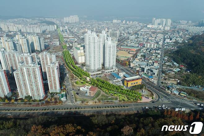 전북 군산시가 국가철도공단과 함께 도심속 철도 유휴부지를 활용해 녹색공간으로 조성한다.(군산시 제공) 2023.7.10/뉴스1