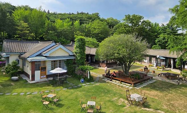 전남도가 지역 건축자산의 체계적 조성과 관리를 위한 '우수건축자산' 제1호에 나주 향교길 42-16(교동 16번지) '나주 교동 근대고택'<사진>을 지정했다. 전남도 제공