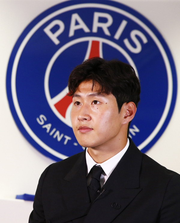 이강인이 커리어 처음으로 스페인 무대를 떠나 프랑스에서 도전을 시작한다.(사진=PSG SNS)