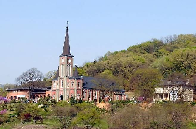 [음성=뉴시스] 충북도 유형문화재 음성 감곡성당. (사진=음성군 제공) photo@newsis.com *재판매 및 DB 금지