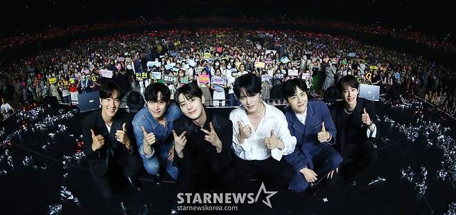 배우 김재중, 김선호, 황민현, 이준영, 김영대가 5인 5색 '남신' 매력으로 일본을 매료시켰다.  지난 8일 오후 일본 요코하마 피아 아레나 MM에서 '2023 Asia Artist Awards(2023 아시아 아티스트 어워즈) 비기닝 콘서트 '男神(남신)''이 개최됐다.   '남신'은 대세 한류 스타 김재중, 김선호, 황민현, 이준영, 김영대가 함께 하는 스페셜 콘서트로 진행은 일본에서 활발히 활동 중인 박건일이 맡았다.  이날 '남신'들은 어디서도 볼 수 없는 각기 다른 매력으로 일본 팬들의 마음을 사로잡았다. /사진=김창현 기자 chmt@